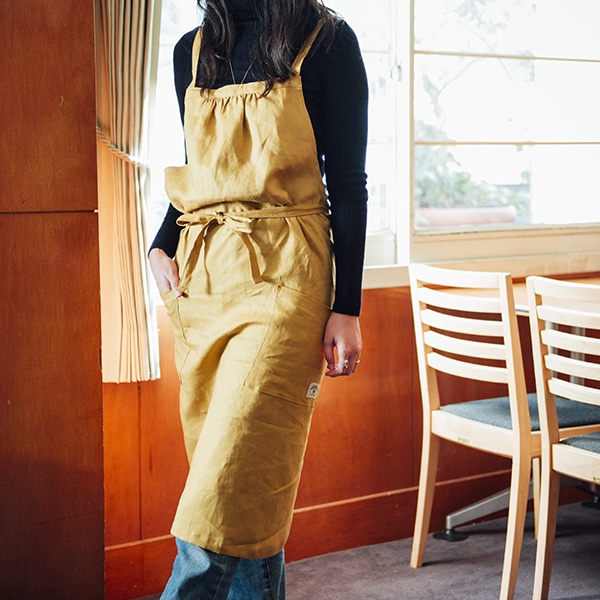 AKOMEYA　フレンチリネンエプロン(マスタード)