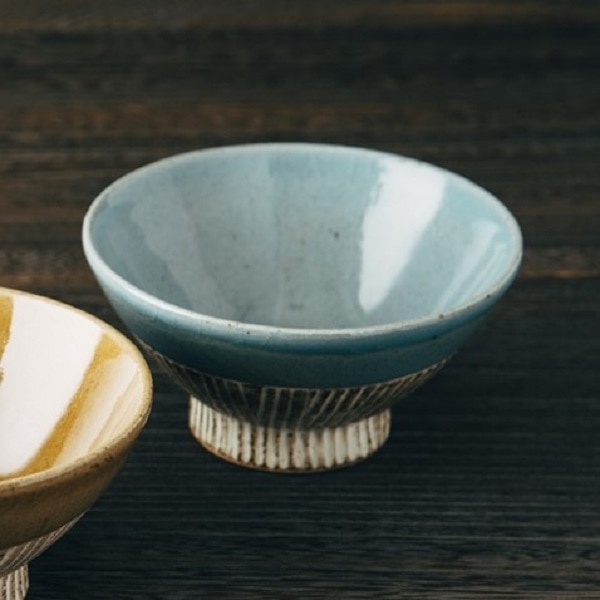 正陶苑　櫛目象眼塗分茶碗　水色